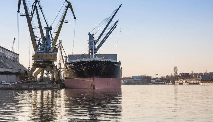 上海最新疫情诗歌：在口罩与灯光之间