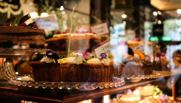 服装店开业蛋糕：用甜品点亮品牌首秀，吸引人气的创意指南