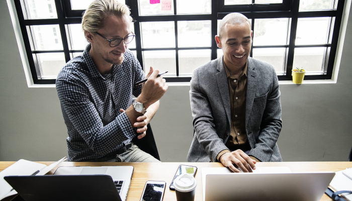 中兴面试服装：用合适的第一印象开启职场新篇章