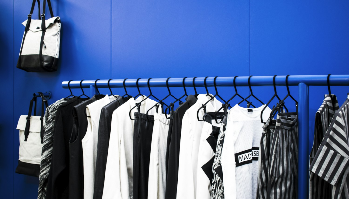 杭州阿玛尼服装专柜：在江南水韵中遇见意大利优雅